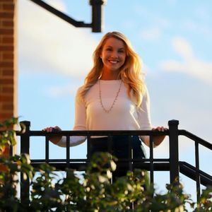 Meet your Posher, Dana